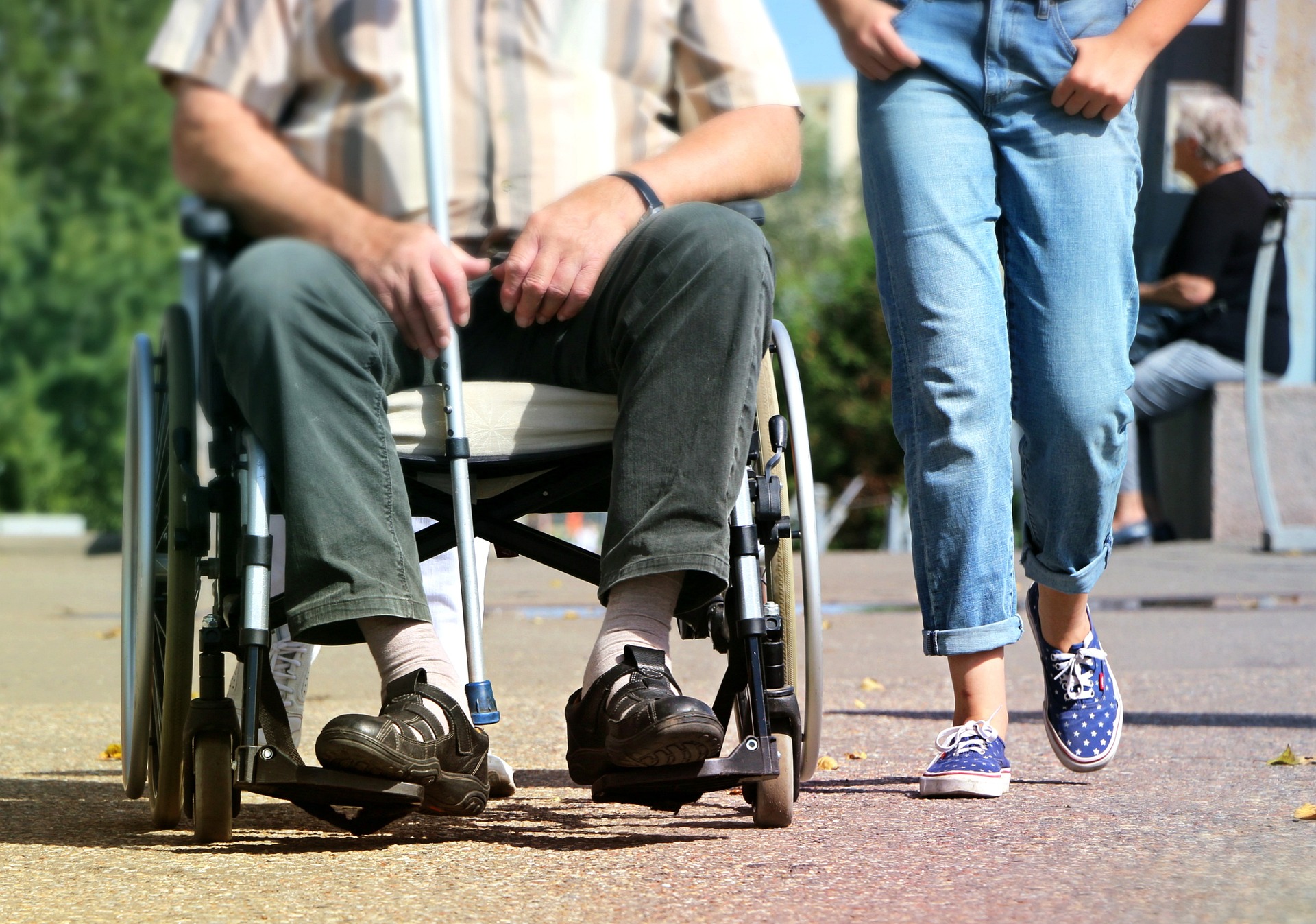 Tips for Using Crutches Safely and Effectively – A Comprehensive Guide
