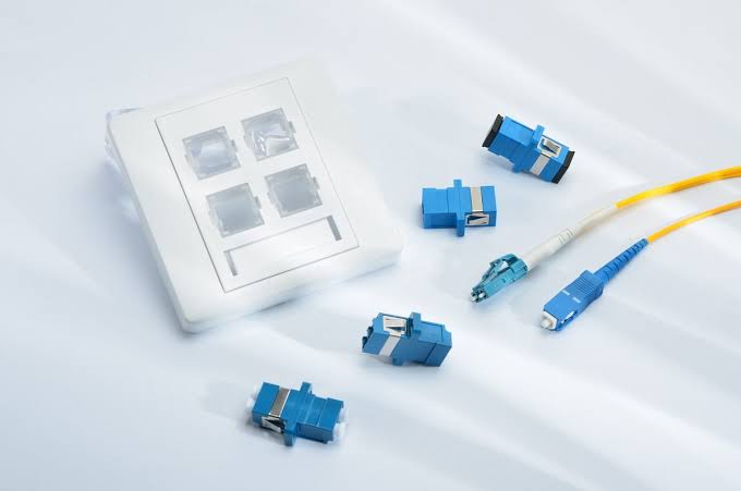 How to Choose the Right Fiber Optic Wall Plate for Your Network Setup?