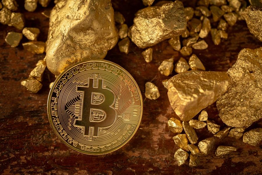 Bitcoin Seems Closer to the Digital Gold Status Than Ever Before, but Analysts Have Different Interpretations of Its Evolution